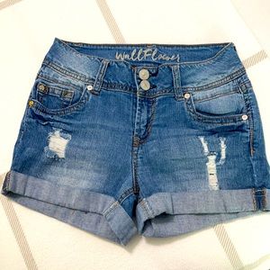 Wallflower distressed jean shorts. Size 5.